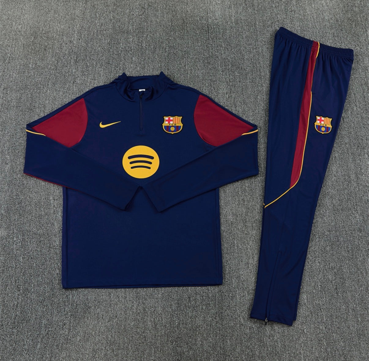 Ensemble FC Barcelone – Manches Longues 2026/27 (Marine/Bordeaux)