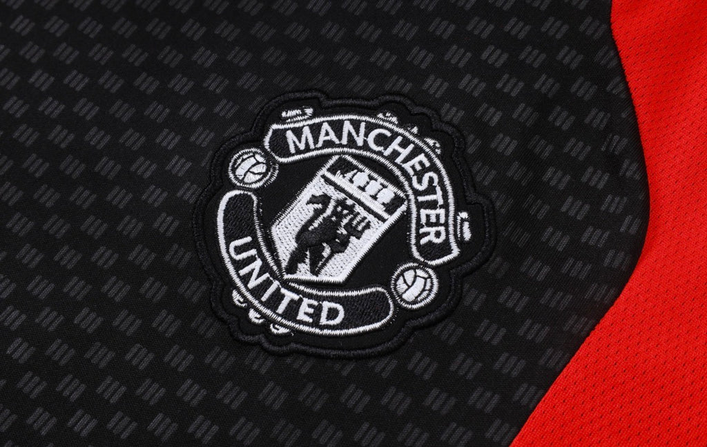 Ensemble Débardeur Short Manchester United Noir détail badge