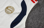 Ensemble Débardeur Short Bayern Munich Blanc détail badge