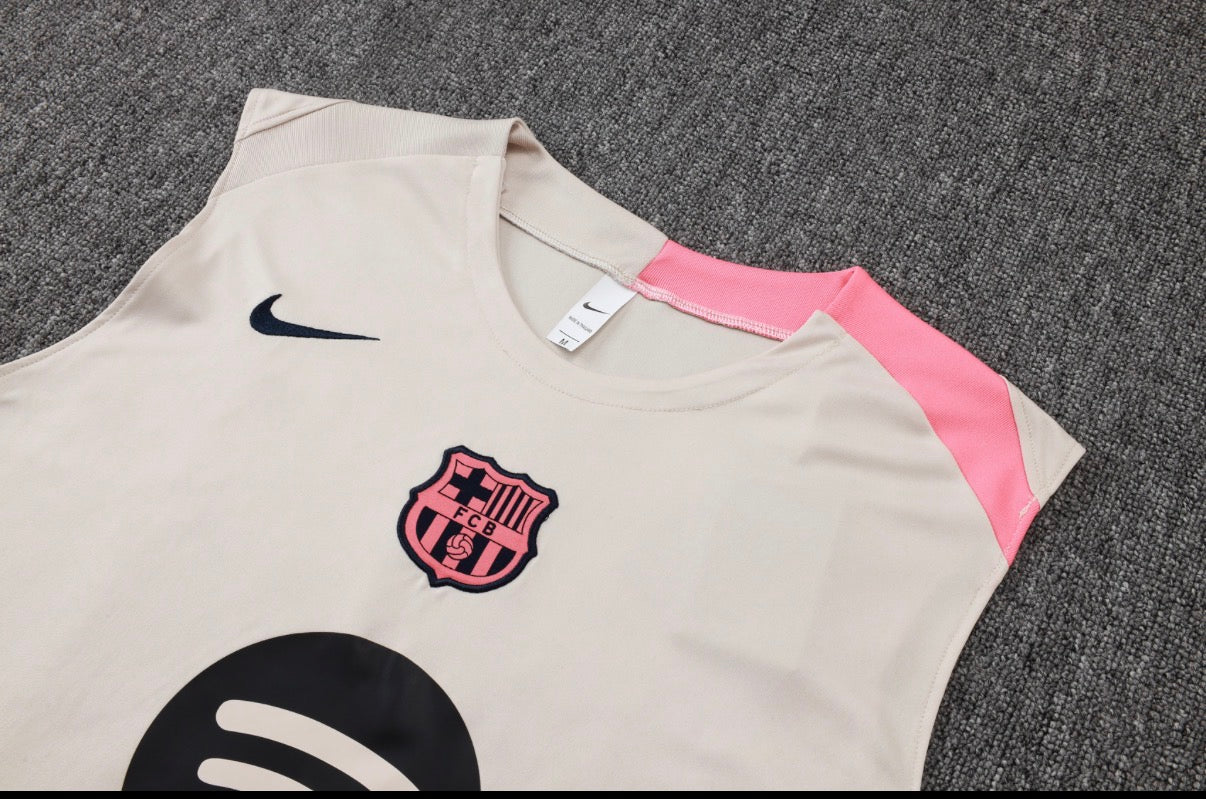 Ensemble Débardeur Short FC Barcelone Beige détail badge