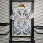 Italie maillot foot concept Versace blanc 2025 2026